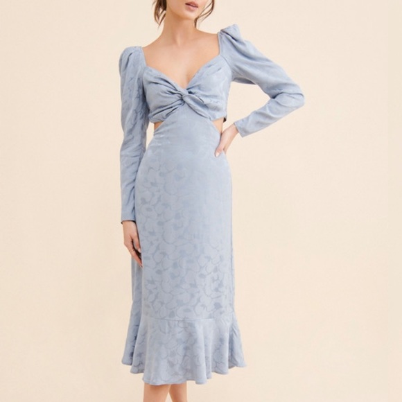 Astr Dresses & Skirts - Astr The Label Lainie Long Sleeve Cut Out Midi Dress. Color: Blue Floral Satin.